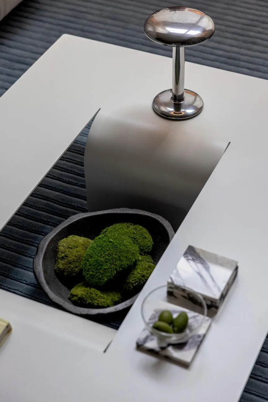 Metallbude Couchtisch Cut