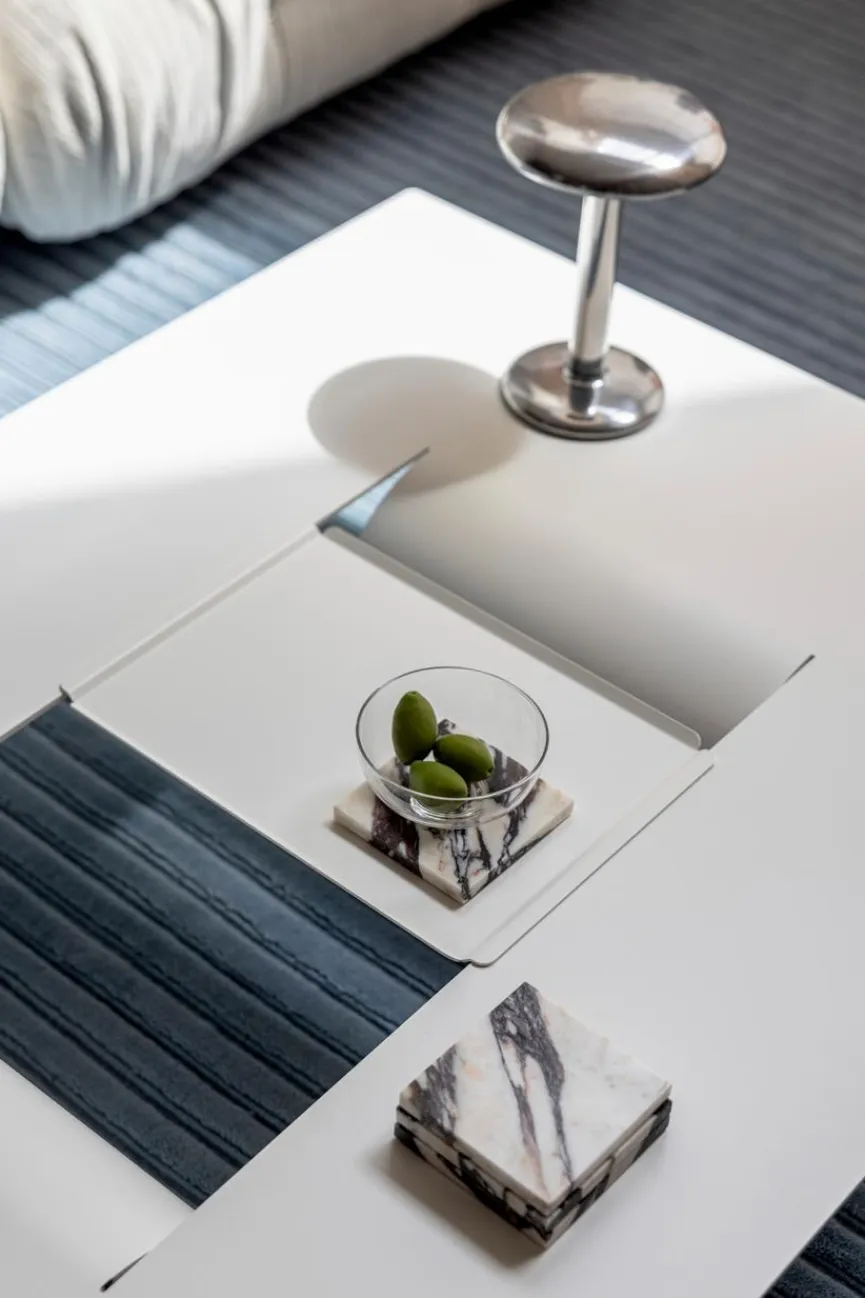 Metallbude Couchtisch Cut