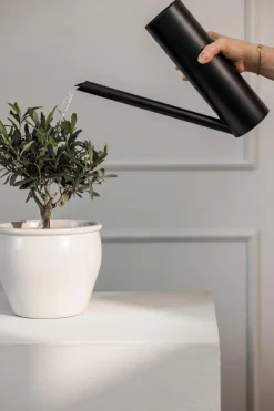 Metallbude Dekofiguren|Gießkanne Yamira