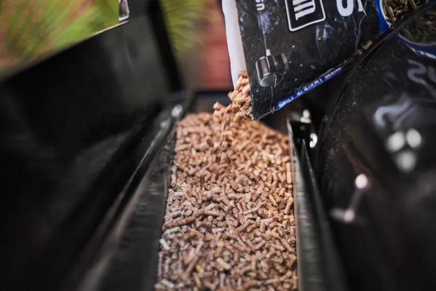 Weber Holzpelletgrill EX6 GBS Smoke Fire