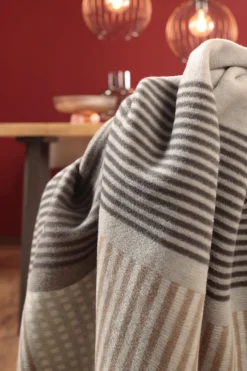 Biederlack Kuscheldecke Maze Stone 150 x 200 cm