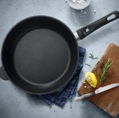 New Schmorpfanne 28 cm Pfannen